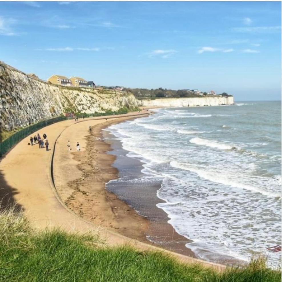 Central, Seaview Apartment, 3 Beds, 2 Baths, Kid & Dog Friendly At The Lookout Broadstairs Extérieur photo