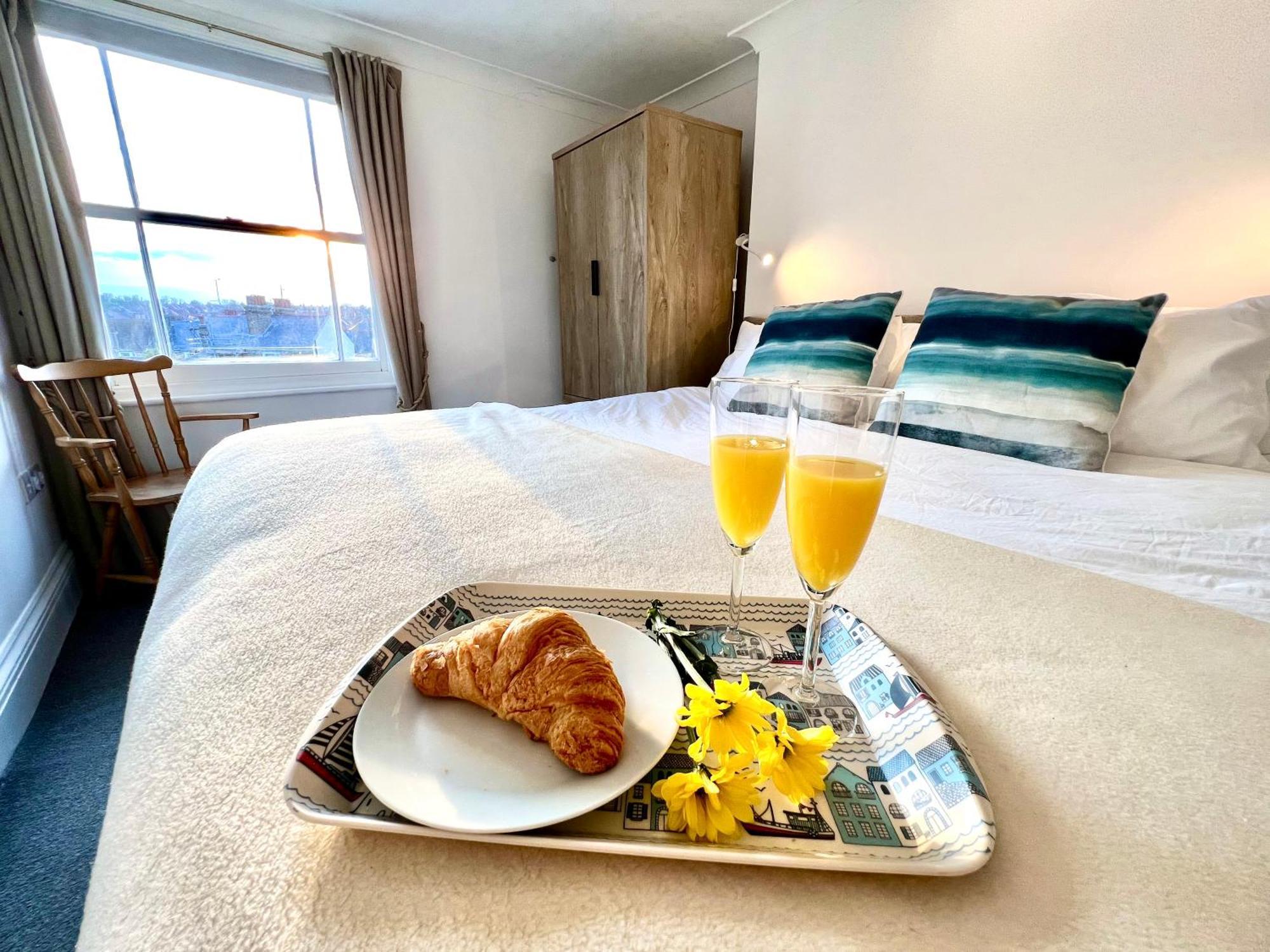 Central, Seaview Apartment, 3 Beds, 2 Baths, Kid & Dog Friendly At The Lookout Broadstairs Extérieur photo